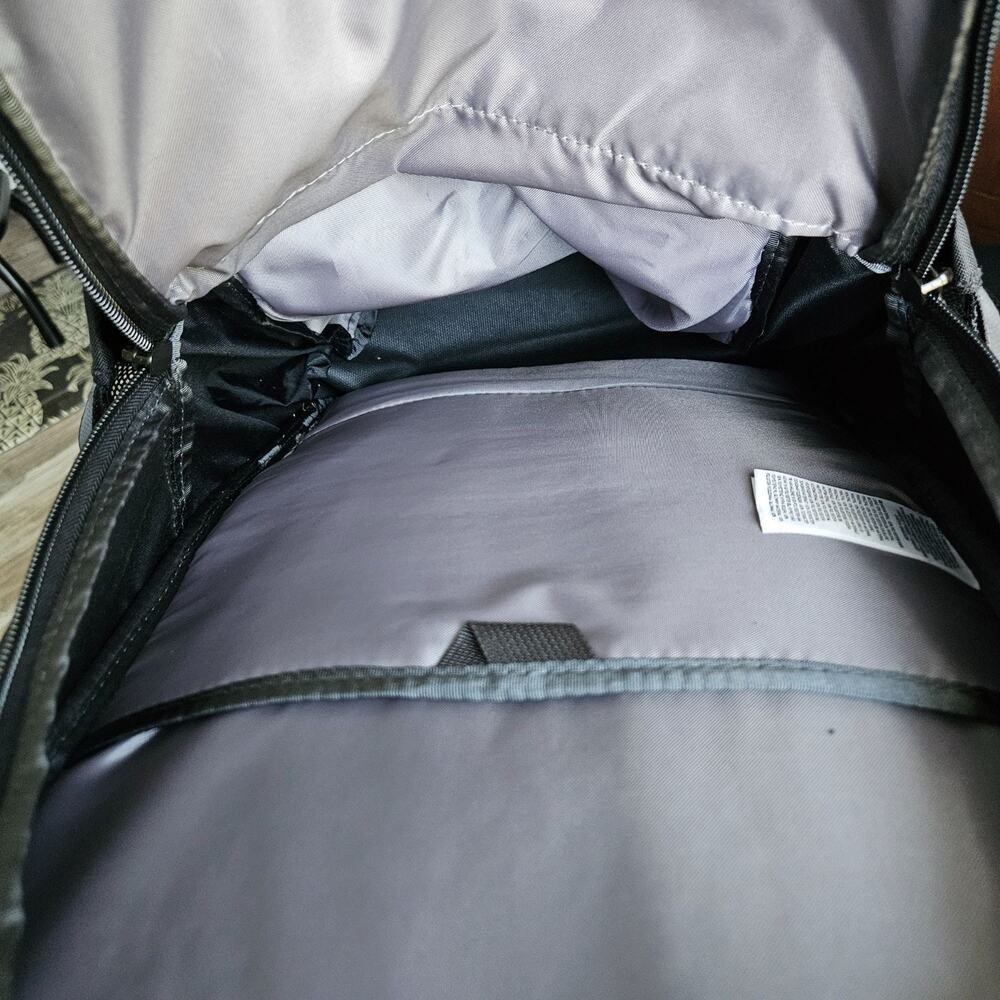 The North Face Stalwart Savage Logo Backpack Gray & Black 26L‎ 15" Laptop Bag - Picture 16 of 16